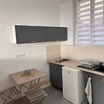 Cocon Des Poetes Non Fumeur Quartier Victor Hugo Centre Apartment Beziers