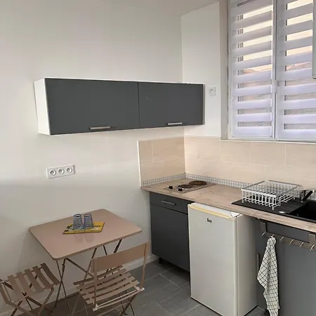 Cocon Des Poetes Non Fumeur Quartier Victor Hugo Centre Apartment Beziers