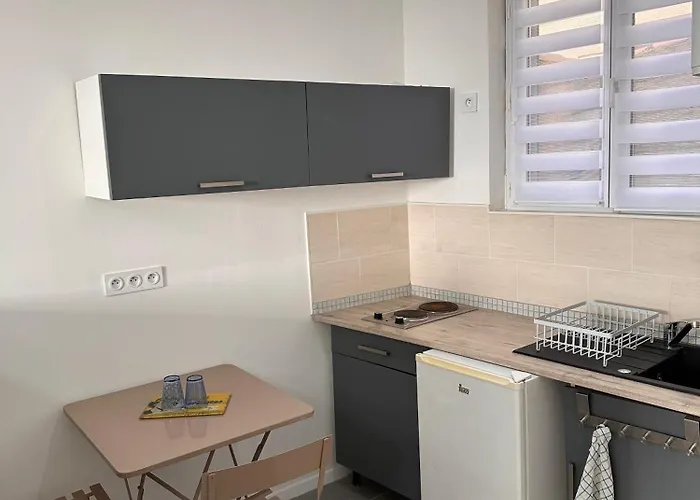 Cocon Des Poetes Non Fumeur Quartier Victor Hugo Centre Apartment Beziers